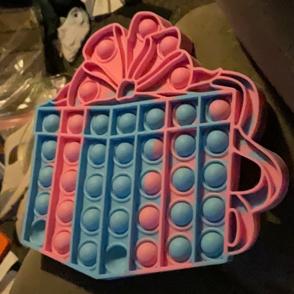 Gift fidget bubble pop toy - Picture 2 of 3